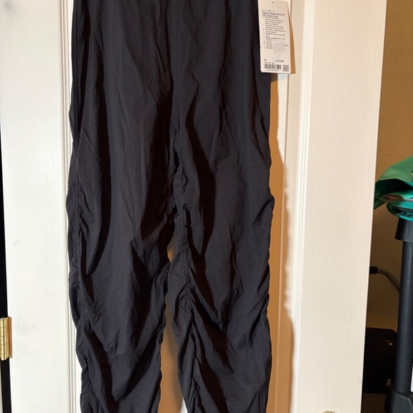 Dance Studio Slim-Fit High-Rise Flared Pant Size Medium NWT Color: Black - Picture 4 of 7